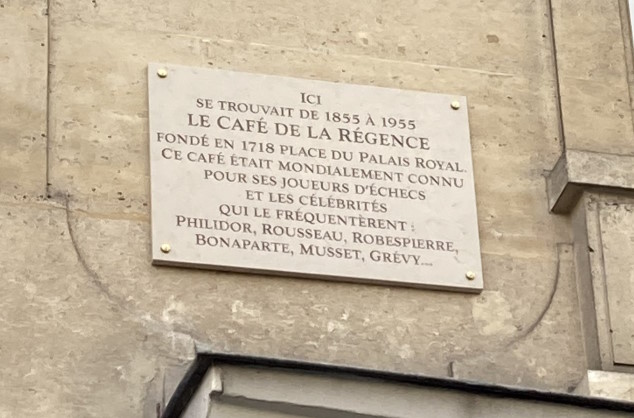 Plaque commémorant le café de la Régence, située au 161 rue Saint Honoré à Paris.